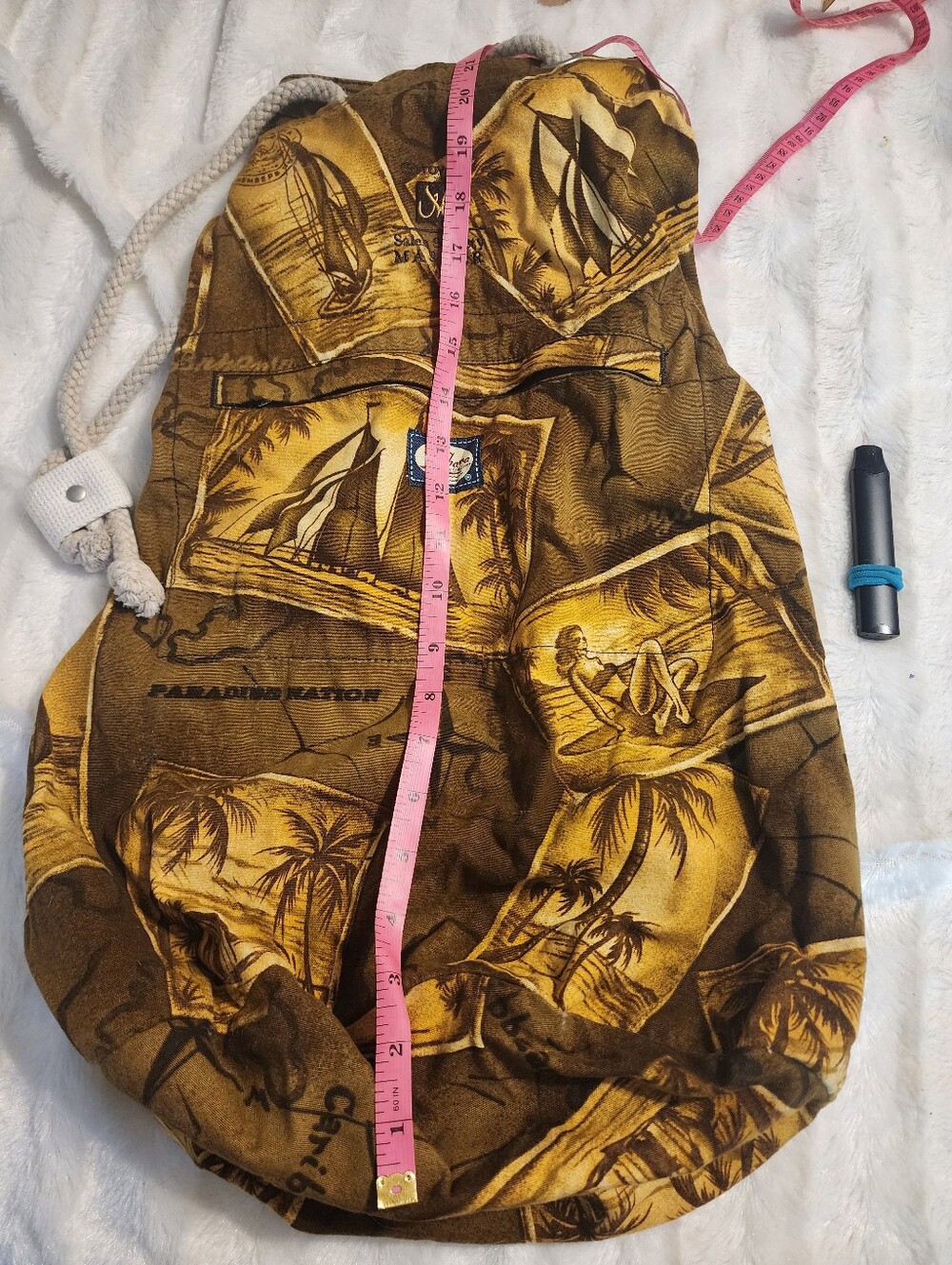 Tommy Bahama Large Duffle Bag  Like NEW